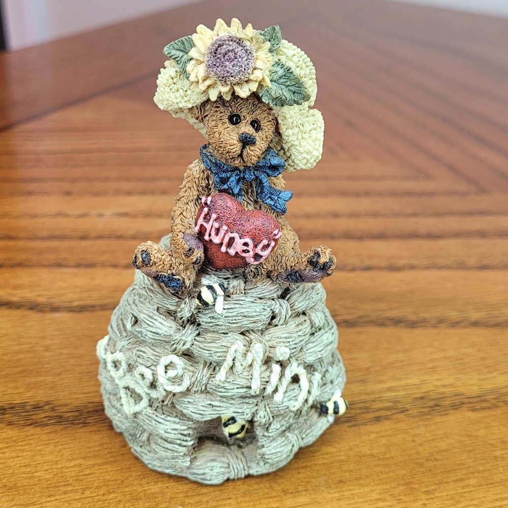 Boyds Bears Resin #94575pog Bailey "A little Bit of Honey"